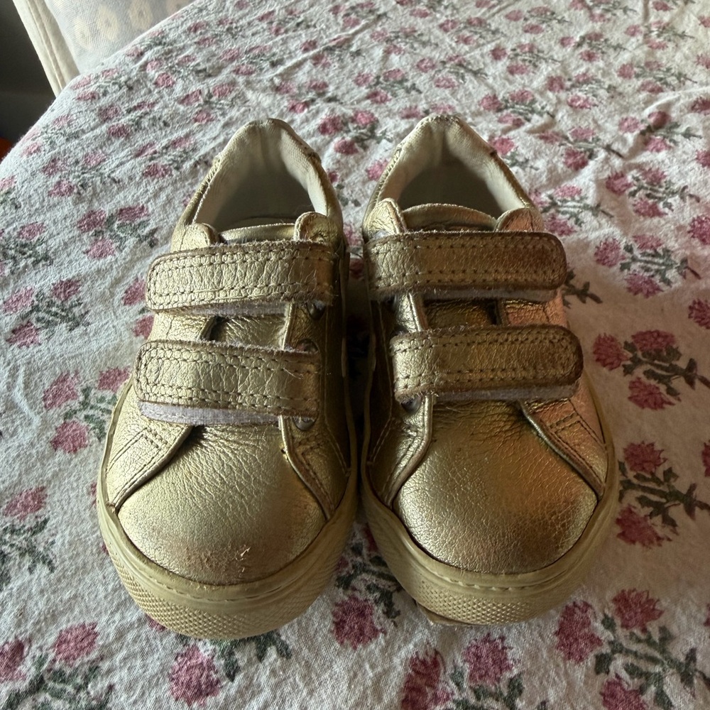 Toddler Gold Veja Sneaker size 6